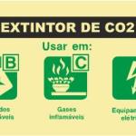 Sinal Segurança Contra Incêndio - Fotoluminescente (240mmx85mm)