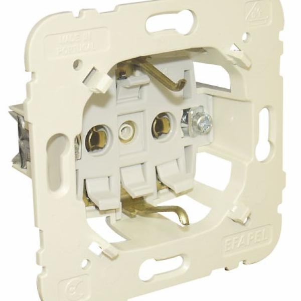 Tomada 2P+T SCHUKO c/ Ligação Rápida 16A 250V Série ME21 - EFAPEL