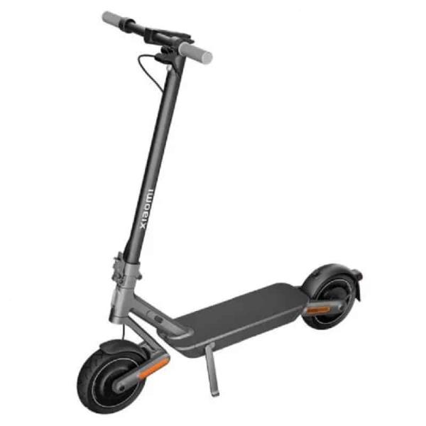 Trotinete Elétrica Xiaomi Electric Scooter 4 Ultra Motor 940W Rodas 10" 25km/h Autonomia 70km Cinza e Preto — Recondicionada