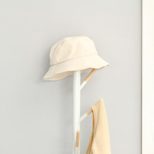 Cabide de Pé de Madeira com 6 Ganchos para Roupa Bolsas e Estrutura de Metal 35x35x174cm Branco e Madeira