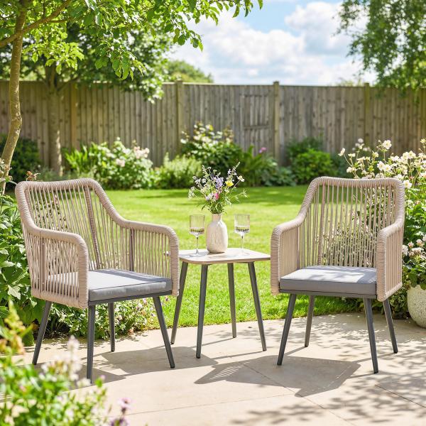 Conjunto de 2 Cadeiras de Jardim Exterior em Vime com Almofadas Apoios de Braço e Estrutura de Aço 54x65x80 cm Cinza