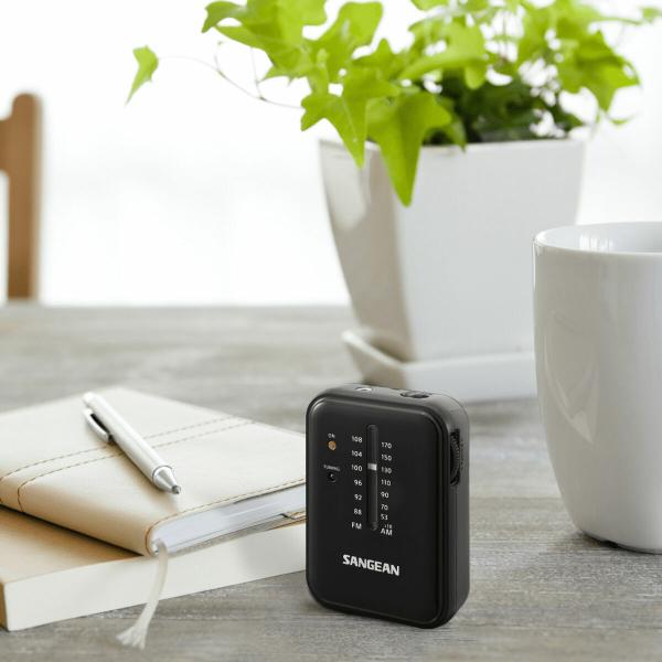 Rádio Portátil Sangean Preto AM/FM