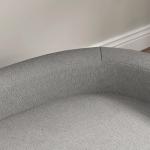 Sofá para Cães Cama Elevada para Cães Estofada com Almofada Lavável e Pés de Madeira de Pinho 98x67x25 cm Cinza
