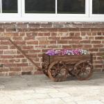 Floreira de Madeira Floreira de Exterior em Forma de Carrinho com 4 Rodas para Varanda Jardim Pátio 120x41x54 cm Madeira