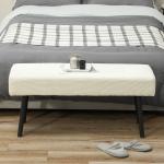 Banco de Pé de Cama em Bombazina com Assento Acolchoado, Design Capitoné e Pernas de Aço para Quarto Branco Creme