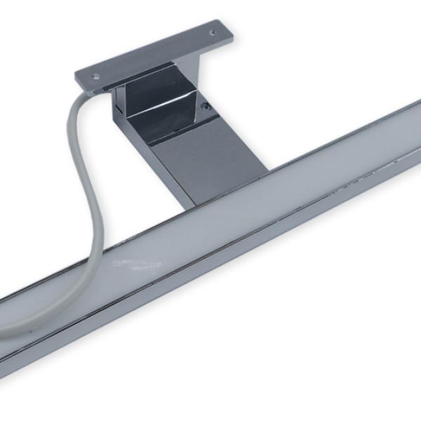 Aplique LED em PVC 220V 8W Branco F. 6000K IP44 400Lm p/ Espelho WC