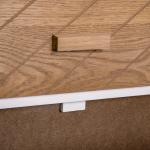 Mesa de Cabeceira com 4 Gavetas Amplo Espaço de Armazenamento para Dormitório 40x30x75 cm Branco e Madeira
