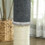Arranhador para Gatos com Poste de Sisal Escova de Auto Higiene e Bola Suspensa 40x48x85 cm Cinza e Creme