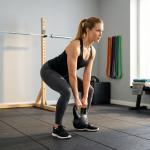 Peso Russo de 14 kg Kettlebell Fitness Preenchido de Areia com Punho Largo Antiderrapante 26x18x32 cm Preto
