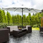Chapéu de Sol Duplo com 48 Luzes LED 4,5x2,65 m Manivela Proteção Solar para Terraço Jardim Piscina Creme