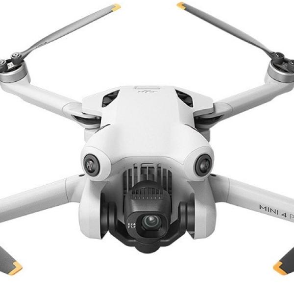 Drone Mini 4 Pro Fly More Combo c/ Radiocomando RC 2 - DJI