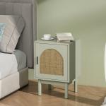 Mesa de Cabeceira com Porta de Vime Prateleira Ajustável e Pés de Madeira Estilo Boémio Mesa Auxiliar 40x35x58 cm Verde