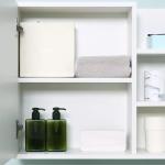 Armário Casa de Banho com Espelho Montado na Parede com 3 Prateleiras Abertas e 1 Porta com Prateleira Interior Estilo Moderno 60x18x50cm Branco
