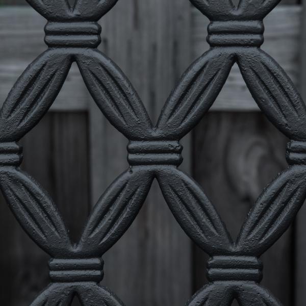 Banco de Jardim de 2 Lugares com Encosto Decorativo e Apoio para os Braços para Terraço Varanda Pátio Exterior Carga 280kg Ferro Fundido e Aço 128x58,5x89cm Preto