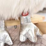 Cavalo Baloiço para Bebés com Forma de Cisnei com Sons Apoio para os Pés e Cinto de Segurança 60x33x59 cm Branco e Cinza