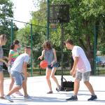 Tabela de Basquetebol de Exterior com Altura Ajustável Suporte Rodas Base Recarregável e Bolsa de Peso 90x60x305 cm Preto