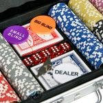 Conjunto de Póquer Profissional com 500 Fichas de 11,5 g 2 Baralhos de Cartas 5 Dados Prata
