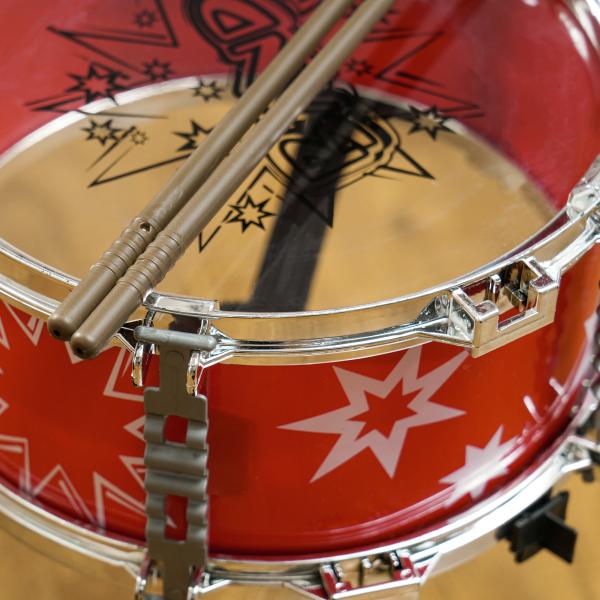 Bateria Infantil com Banco Bateria para Crianças acima de 3 Anos com Pedal e Baqueta Desenho de Estrelas 65x22x57 cm Vermelho