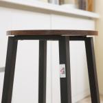 Conjunto de 2 Bancos Altos de Cozinha Bancos de Bar com Pés de Aço e Apoio para os Pés 32,5x32,5x65 cm Madeira e Preto