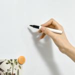 Quadro Magnético com Estrutura de Liga de Alumínio 90x60 cm Apagador 4 Marcadores e 10 Ímás para Escritório Casa Branco