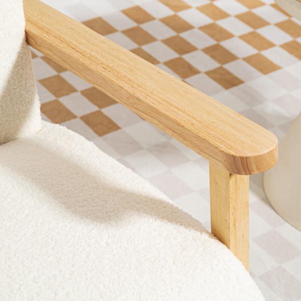 Poltrona Nórdica Poltrona Sala de Estar Estofada em Borrego com Apoio para os Braços de Madeira 74,5x76x78 cm Creme