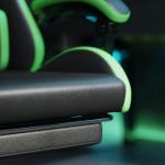 Cadeira Gaming Reclinável até 135° com Suporte Lombar Altura Ajustável Almofada de Cabeça e Apoio para os Pés Retrátil 65x65x121 - 129 cm Preto e Verde