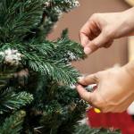 Árvore de Natal 210 cm com Luzes LED 9 Modos de Iluminação 1160 Ramos e Neve Artificial Verde