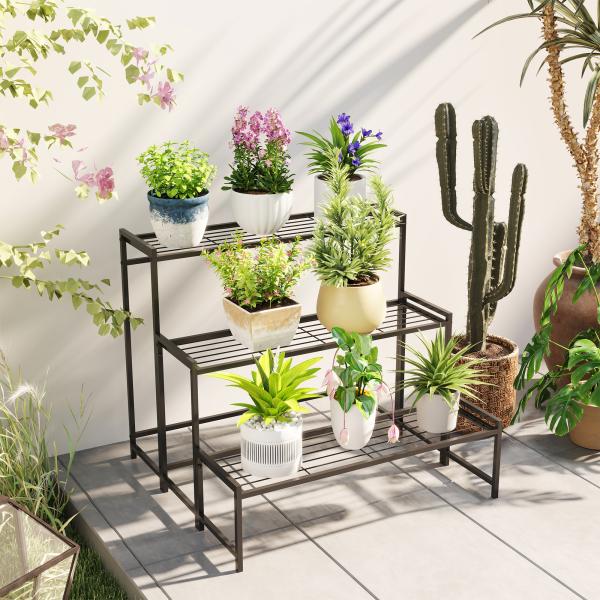 Suporte para Plantas de Três Níveis com Design em Escada e Estrutura Metálica Resistente para Interior e Exterior