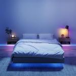 Conjunto de 2 Mesas de Cabeceira Flutuantes com Luzes LED RGB Controlo por APP e Prateleira Aberta 37x32x21 cm Madeira