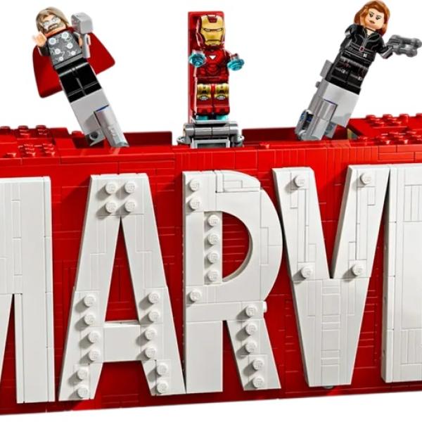 LEGO Marvel: Logótipo MARVEL e Minifiguras - LEGO