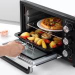 Mini Forno 16 L 1400 W com 3 Modos de Aquecimento Temperatura até 230°C Temporizador 60 Minutos Bandeja para Assar e Grade 44x32x28,1 cm Branco e Preto