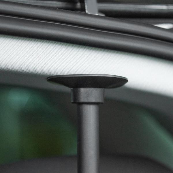 Grade de Segurança de Carro para Cães Ajustável em Largura e Altura 87 - 135x60x105cm Grade Separadora para Porta Malas de Carro Universal Metal Preto