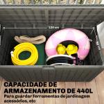 Baú Exterior Capacidade 440L em Resina Resistente à Água e aos Raios UV com Tampa Bloqueável 133x62x65 cm Castanho