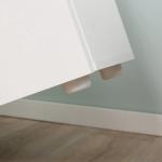 Armário Casa de Banho com 2 Portas e Prateleiras Interiores Ajustáveis Móvel Auxiliar de Madeira Multiuso para Sala de Estar Cozinha Sala de Jantar 60x30x85cm Branco e Madeira Natural