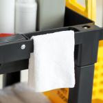 Carro de Limpeza com Bolsa Carrinho de Limpeza com Rodas e 3 Prateleiras 121x50,5x96,5 cm Preto e Amarelo