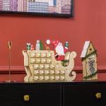 Calendário do Advento de Madeira com 24 Gavetas Decorado com Pai Natal no Trenó Decoração de Natal 22,5x8x36 cm Madeira