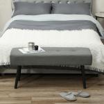 Banco de Pé de Cama Estofado em Bombazina com Assento Acolchoado, Design Capitoné e Pés de Aço para Quarto, Cinzento