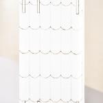Calendário de Advento de Natal Madeira com 24 Gavetas e Luzes LED Decoração de Natal Modelo Casinha 39x9x42cm Branco