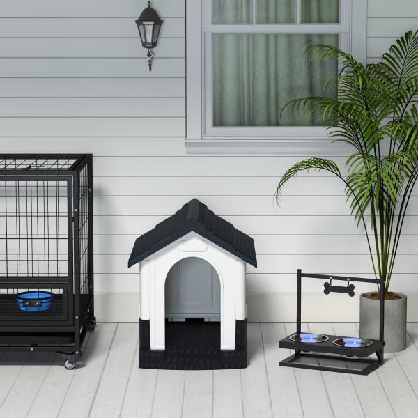 Casa para Cães Mini de Exterior em Plástico com 3 Janelas Base Elevada Telhado Inclinado 64,5x57x66 cm Cinzento Escuro
