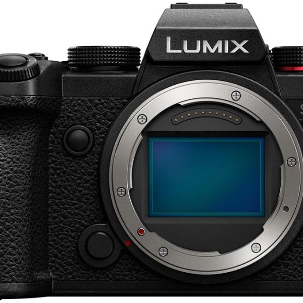 Máquina Fotográfica Digital LUMIX DC - S5 24.2MP 4K (Preto) - PANASONIC