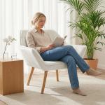 Poltrona de Sala Moderna Estofada em Veludo com Pés de Madeira Poltrona Relax para Sala de Estar Creme
