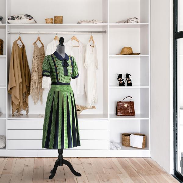 Manequim de Costura Feminino Manequim de Costura Ajustável a 130 - 168 cm com Tripé de Madeira Cinza
