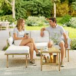 Conjunto de Jardim Exterior em Vime com 1 Sofá de Dois Lugares 1 Espreguiçadeira e 1 Mesa de Centro Madeira e Creme
