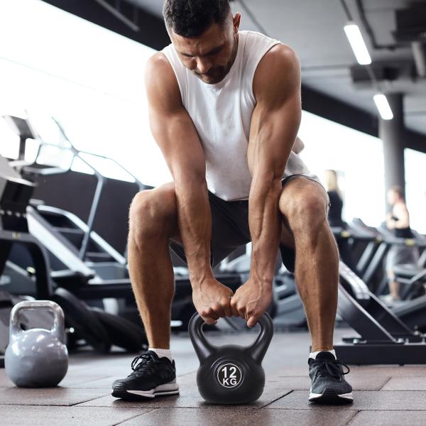 Peso Russo de 12 kg Kettlebell Preenchido de Areia com Punho Largo e Antiderrapante para Trenos em Casa e Ginásio 27x21x31 cm Preto