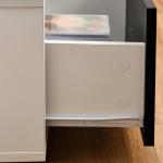 Móvel de TV para Televisores de até 60" Móvel de Sala de Estar Moderno com 2 Gavetas e Compartimento Aberto 140x30x32cm Branco e Preto