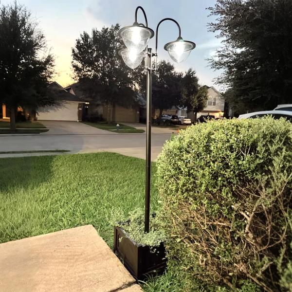 Candeeiro Solar de Jardim com 18 Luzes LED Branco Frio 6000K Impermeável IP44 Sensor de Noite e Base em Forma de Floreira Candeeiro de Exterior para Terraço Pátio 60x55x189cm Preto