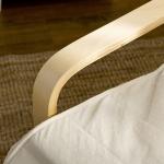 Poltrona Relax com Apoio para os Pés Ajustável Estofada em Tecido com Estrutura de Madeira 66,5x94x100 cm Creme