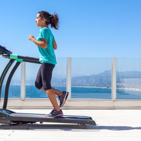 Passadeira Runfit Sprint (Preto/Verde) - CECOTEC