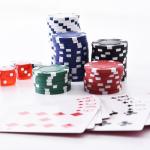 Mala de Poker Profissional com 300 Fichas Jogo de Poker com Mala de Alumínio 5 Dados 2 Baralhos de Cartas e 1 Ficha de Dealer 38x20,5x6,5cm Multicor