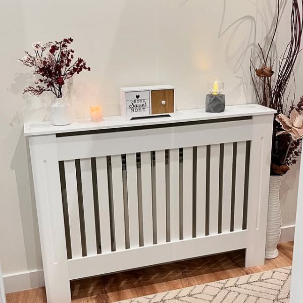 Cobertura Radiador Moderna de MDF com Prateleira Superior para Sala de Estar Dormitório Escritório 112x19x81cm Branco